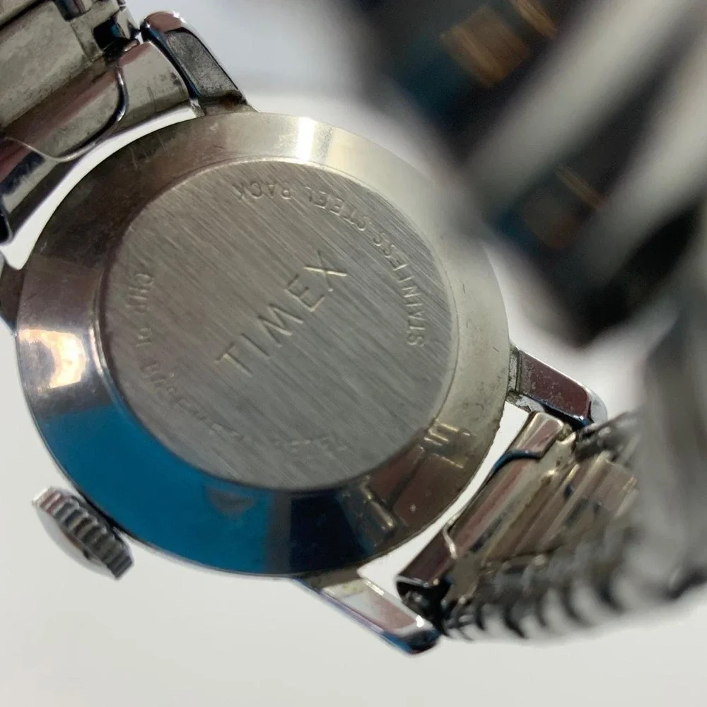 Vintage Timex Manual Wind Stainless Steel‎ Silver Cream Small Wristwatch